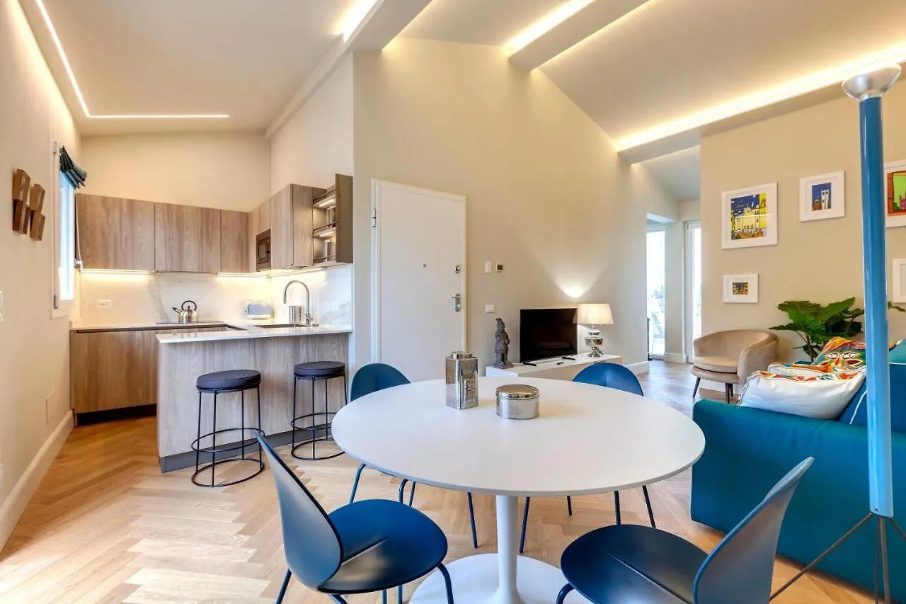 Aleardi Roof Apartment By Mamo Florence